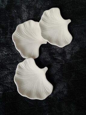 White Ceramic Leaf Accent Dish Trio - Unbranded